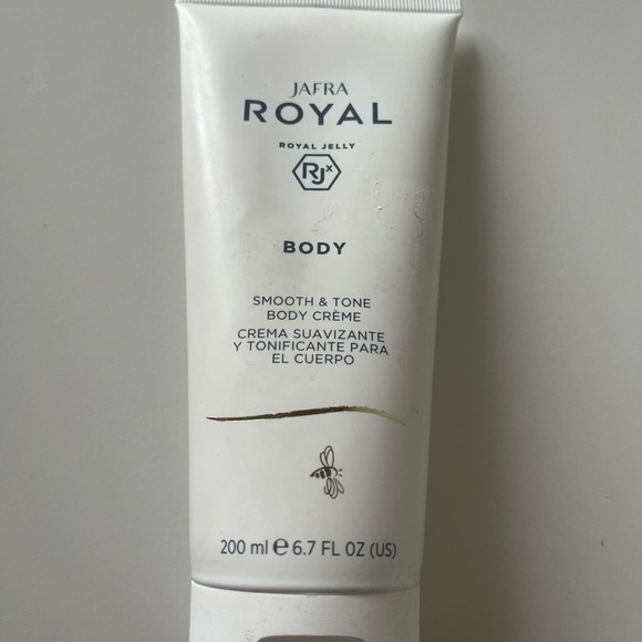 Discontinued Jafra Royal Jelly Body Crème 6.7 oz Smooth & Tone Lotion New Sealed - Picture 1 of 3
